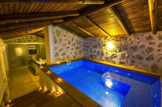 Villas With Indoor Pool