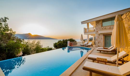 Villas Close to the Beach