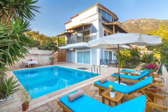 Kalkan Village Apartment is 2 bedroom place with share pool and walk town